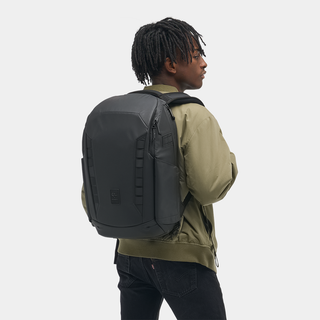 Nomatic Black McKinnon Camera Pack 25L Front View#bundle_25l-pack-1-small-cube